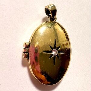 Vintage style Gold tone Starburst Locket Necklace pendant